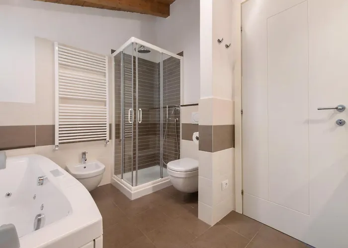 Apartmán Luxury Lakefront Maisonette