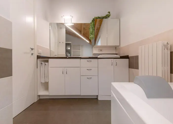 Luxury Lakefront Maisonette Apartmán *
