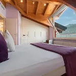 Luxury Lakefront Maisonette *