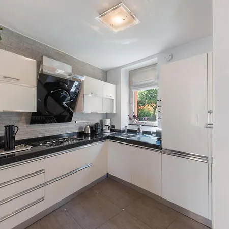 Luxury Lakefront Maisonette Appartement *