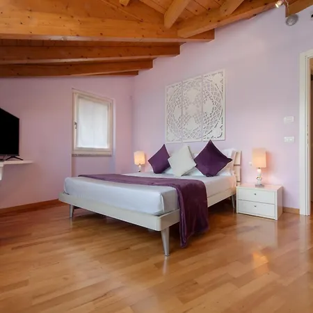 Luxury Lakefront Maisonette * Lezzeno
