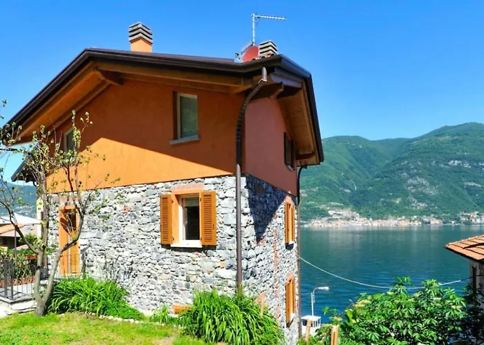 Апартаменты Luxury Lakefront Maisonette