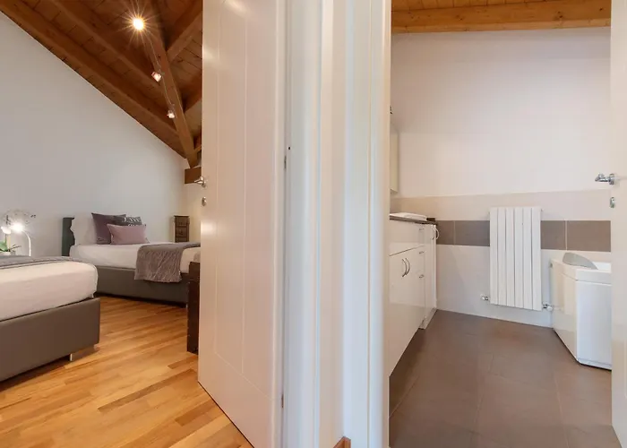 Luxury Lakefront Maisonette Лезено