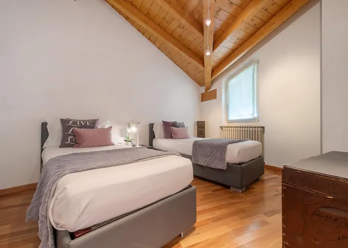 Luxury Lakefront Maisonette *