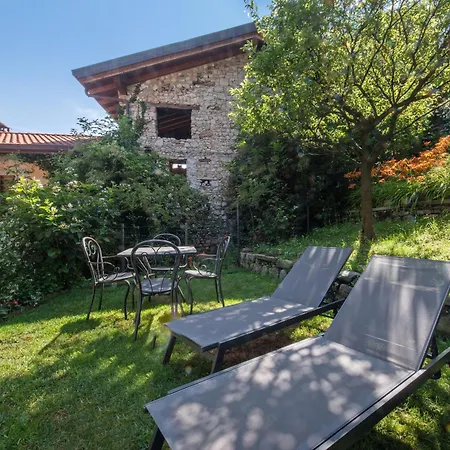 Luxury Lakefront Maisonette