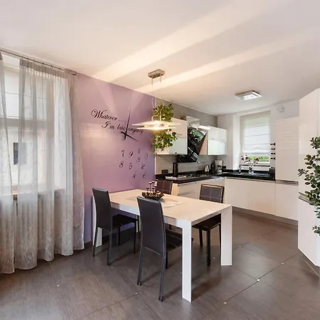 Luxury Lakefront Maisonette *