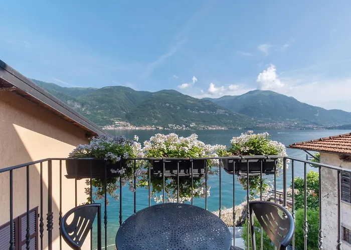 Luxury Lakefront Maisonette * Lezzeno