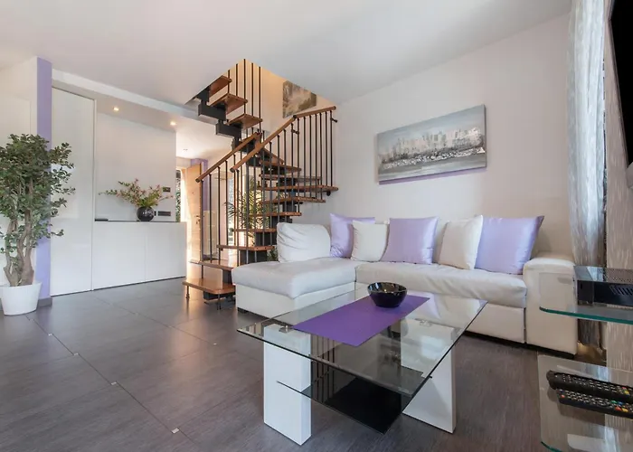 Luxury Lakefront Maisonette